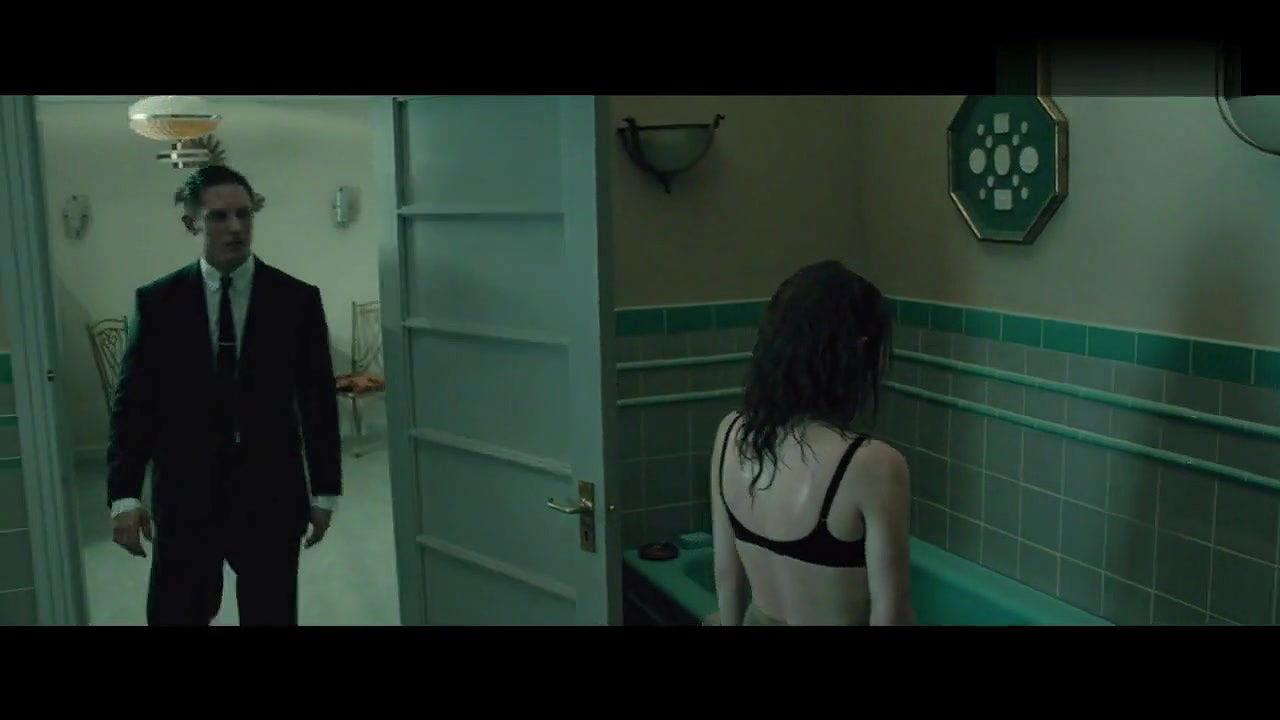 Emily Browning – legend 2