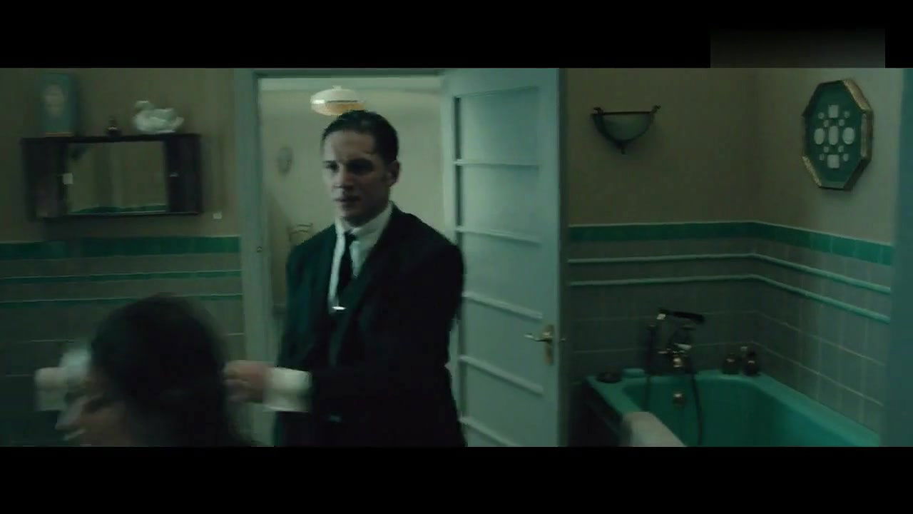 Emily Browning – legend 2