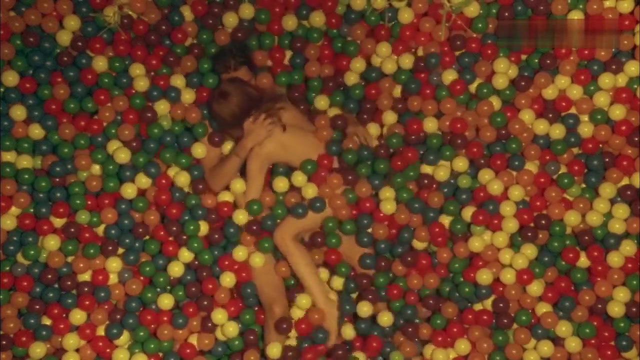 Emily Browning – shangri la suite