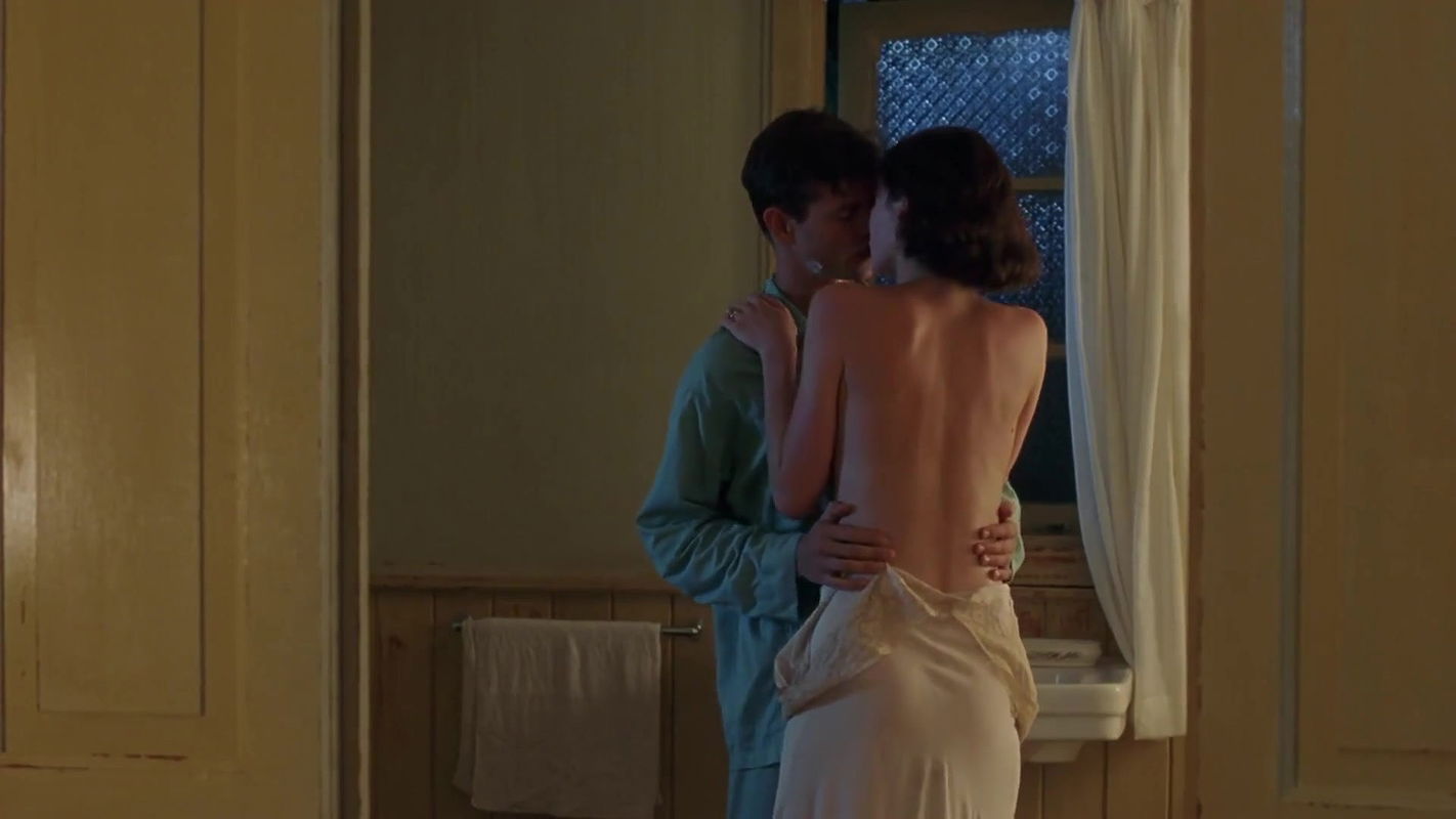 Emily Mortimer – The Sleeping Dictionary