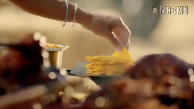 Emily Ratajkowski – carls jr commercials