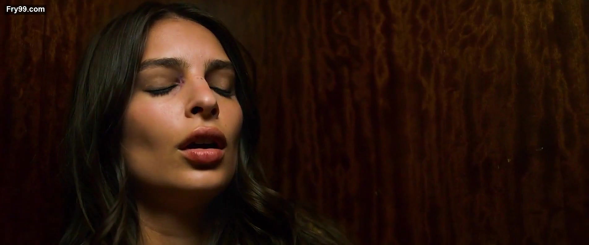 Emily Ratajkowski – in darkness 2