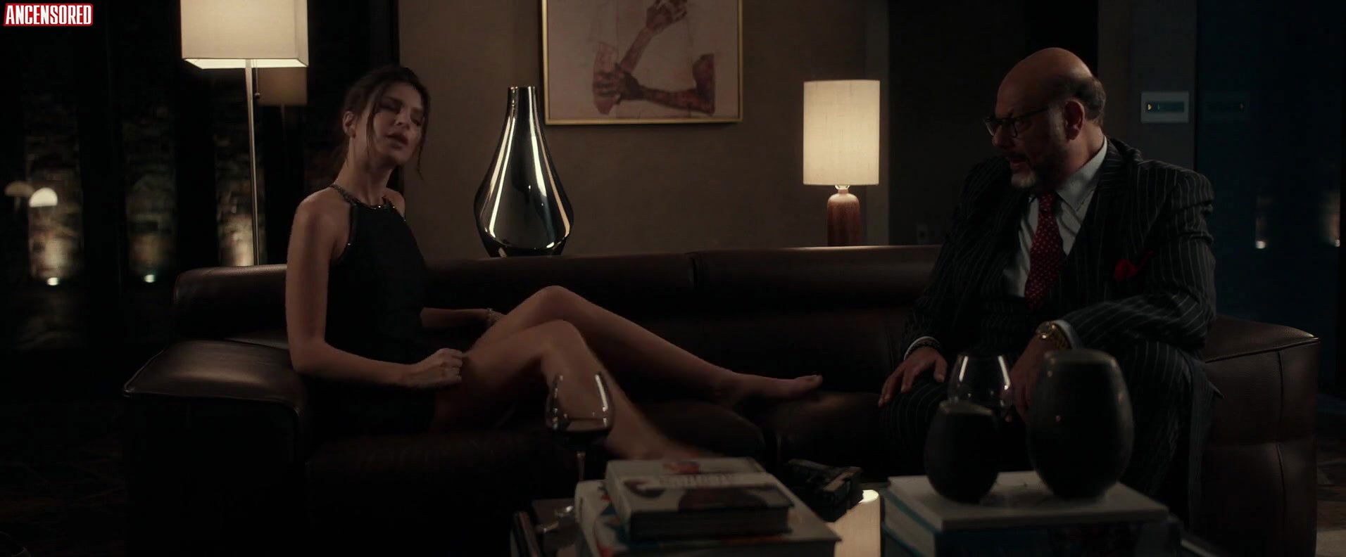 Emily Ratajkowski – lying and stealing