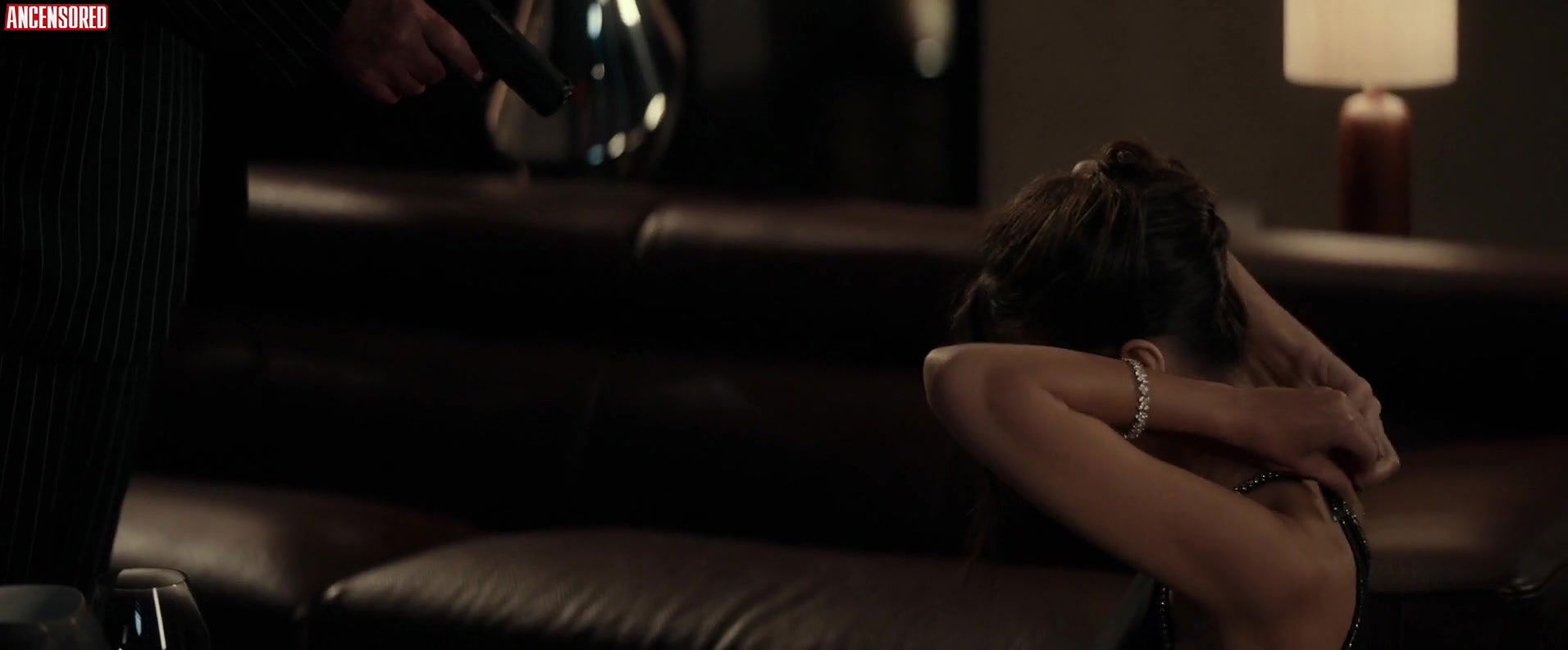 Emily Ratajkowski – lying and stealing