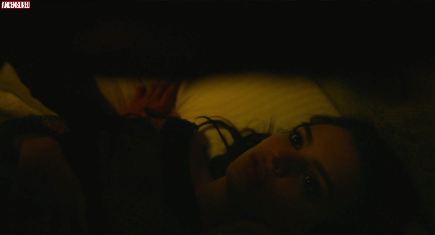 Emily Ratajkowski – we are your friends