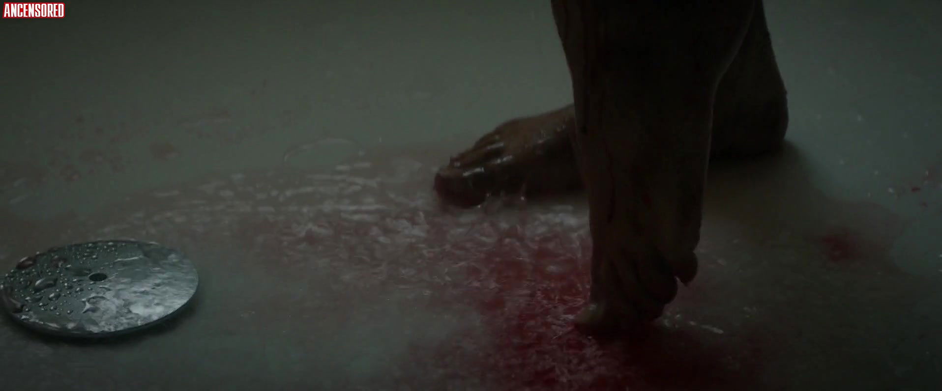 Emily Ratajkowski – welcome home 2