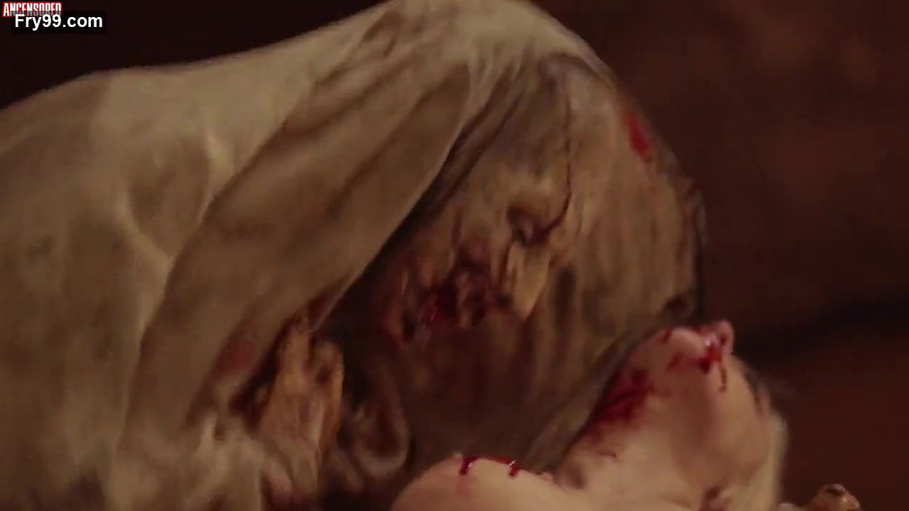 emily sweet – castle freak