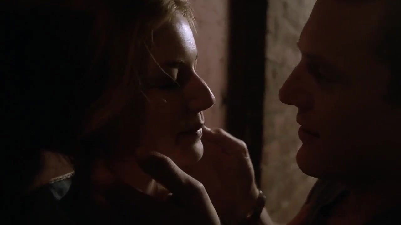 Emily VanCamp – the girl in the book