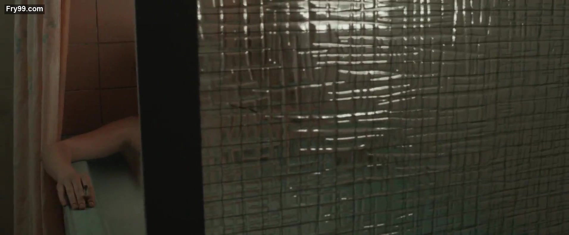 Emma Booth – hounds of love