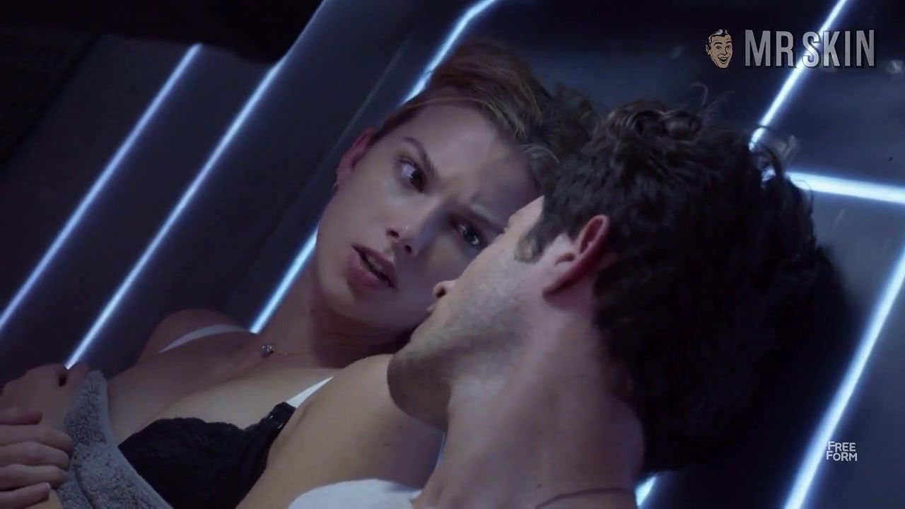 Emma Ishta – Stitchers