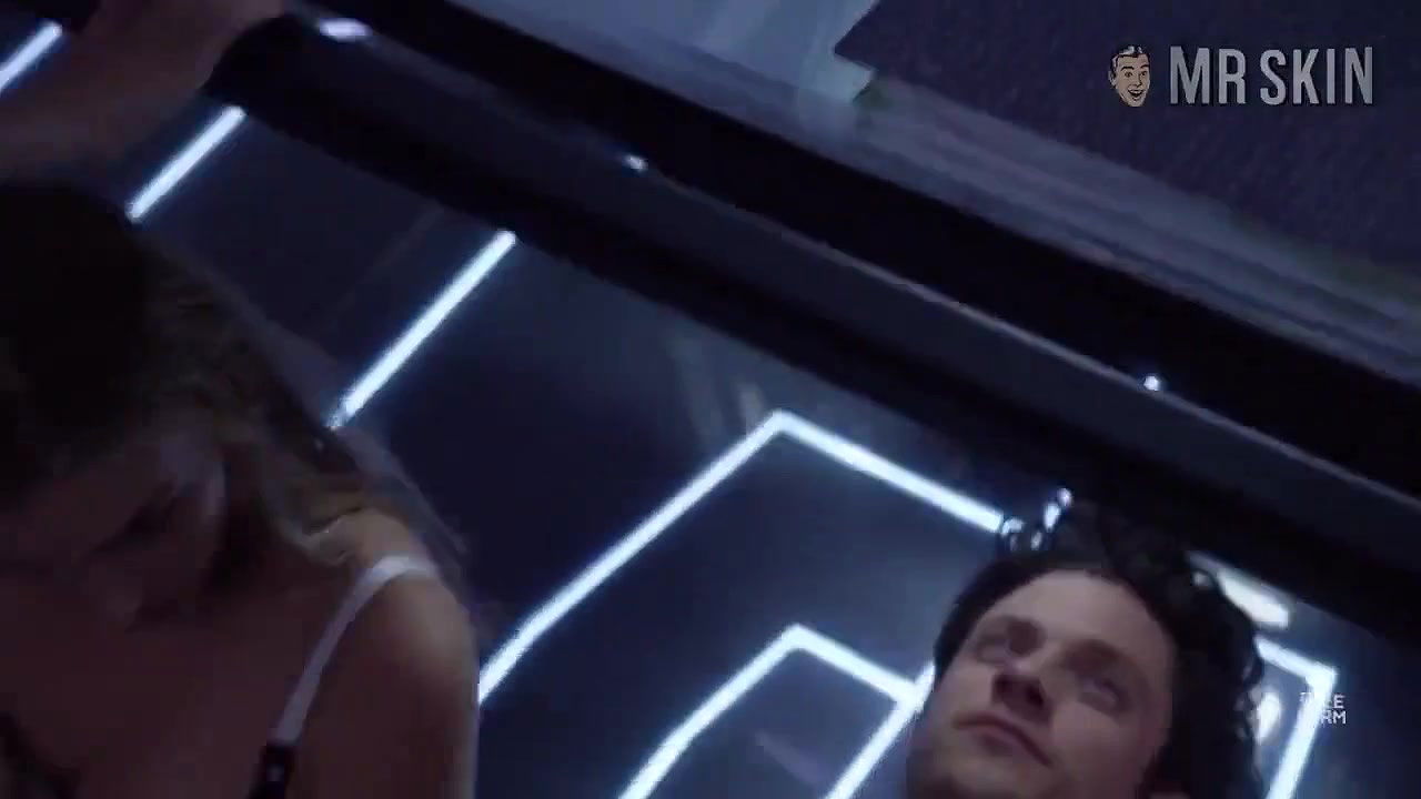 Emma Ishta – Stitchers