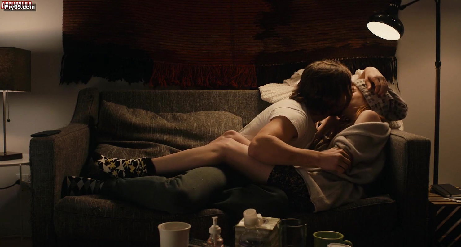 Emma Roberts – in a relationship