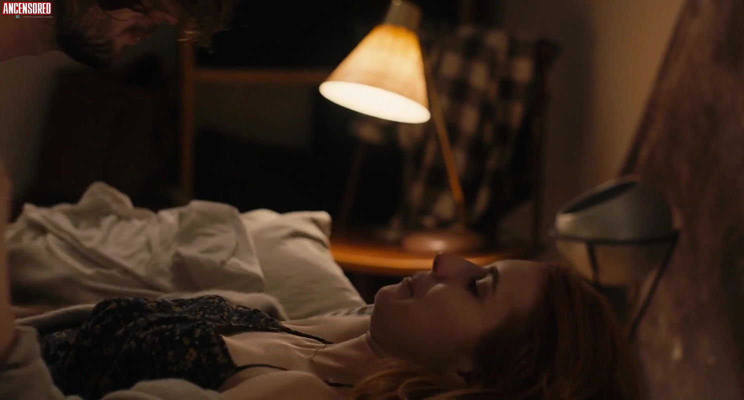 Emma Roberts – in a relationship