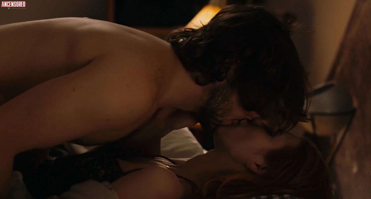 Emma Roberts – in a relationship