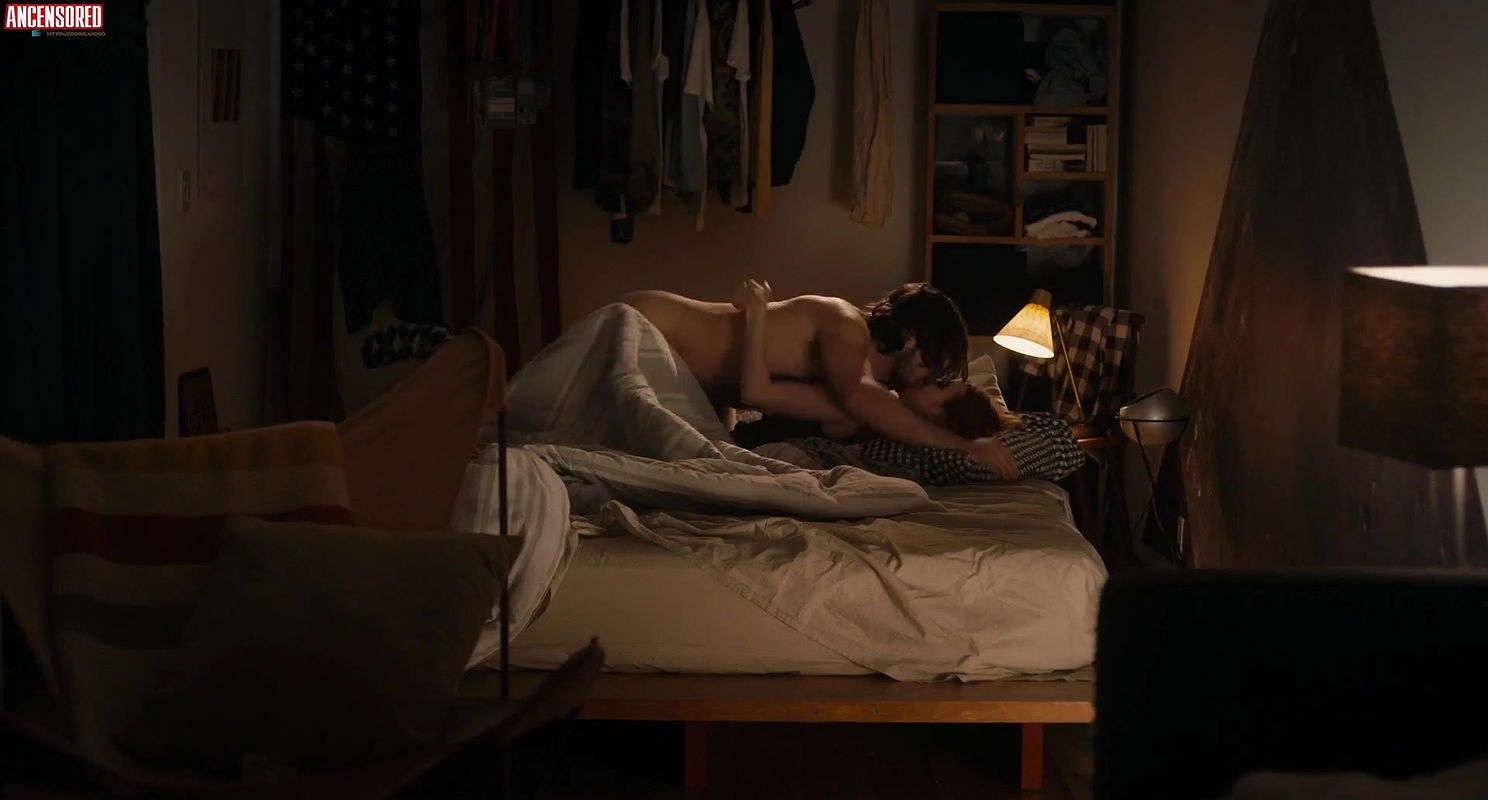 Emma Roberts – in a relationship