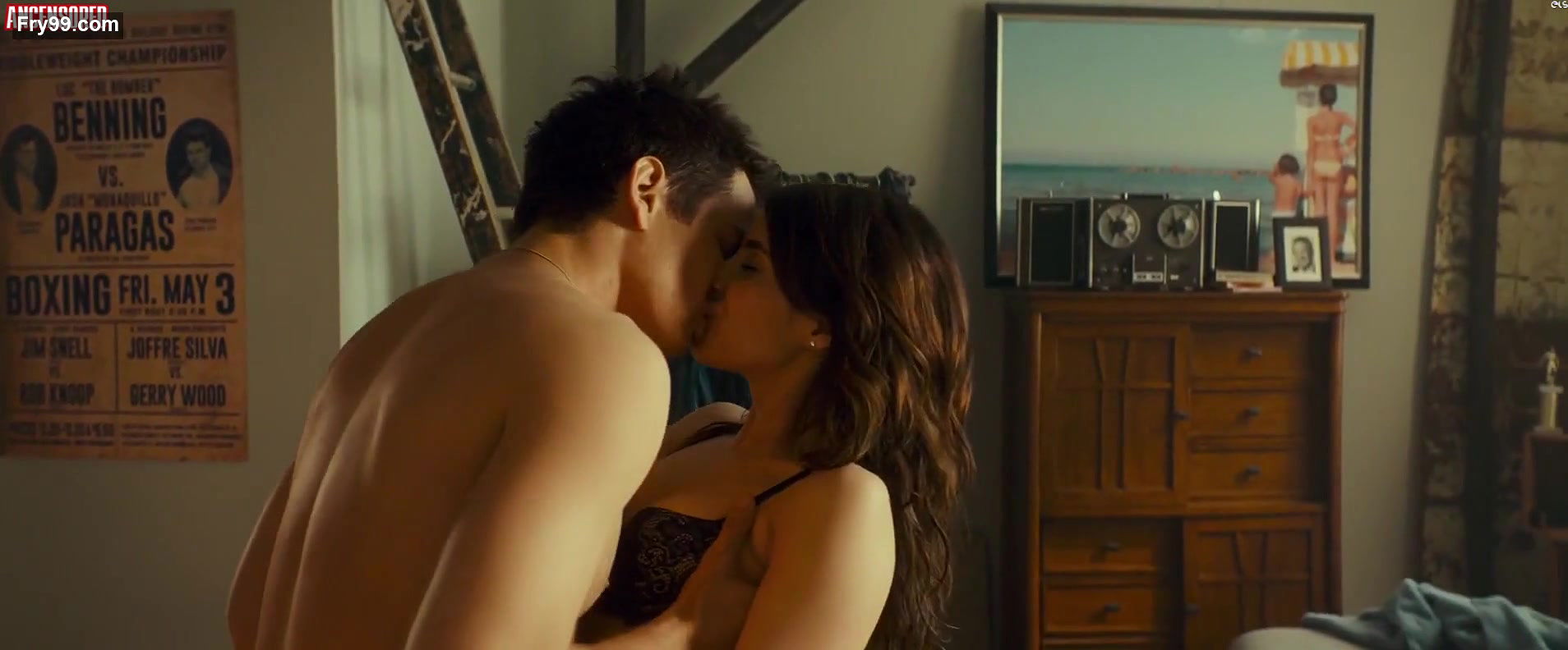 Emma Roberts – little italy