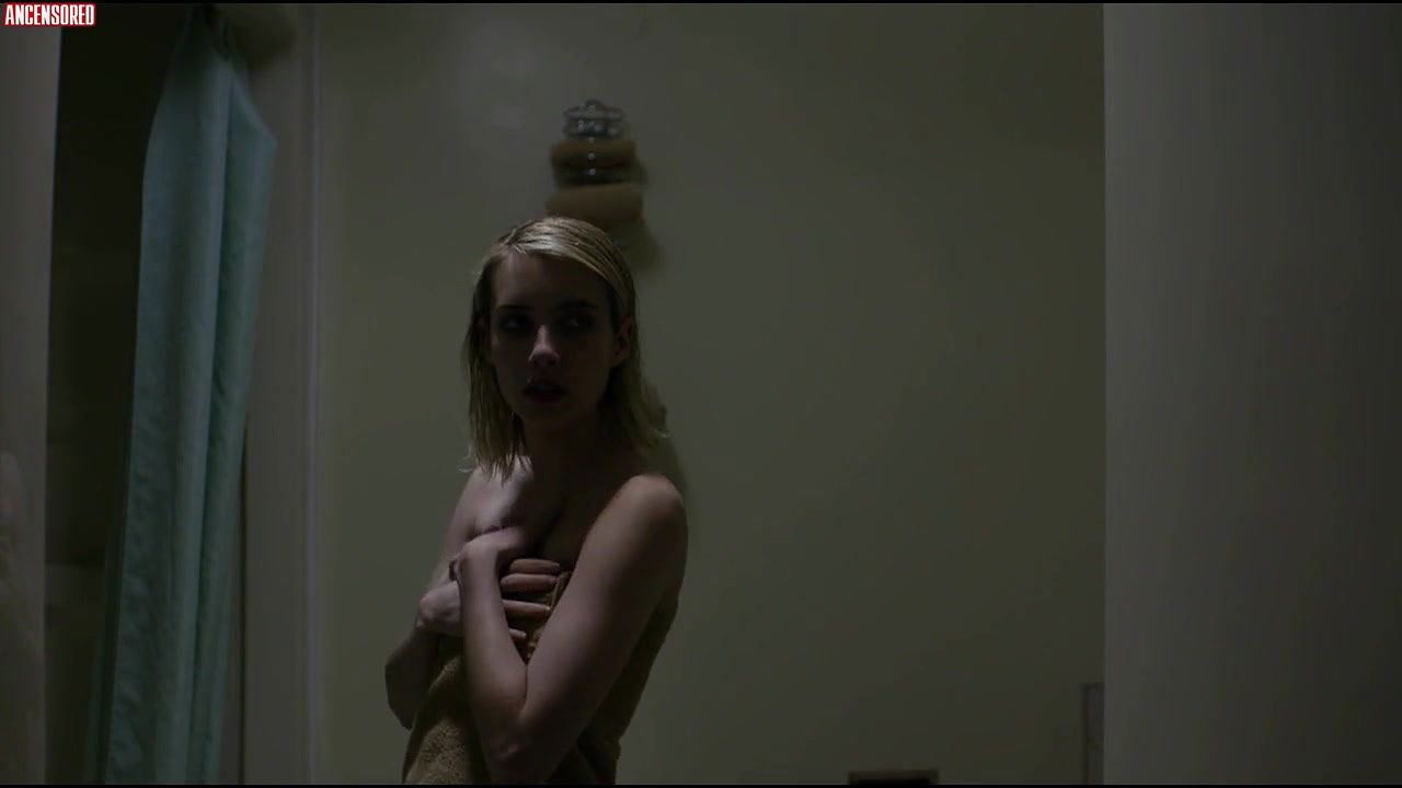 Emma Roberts – the black coats daughter