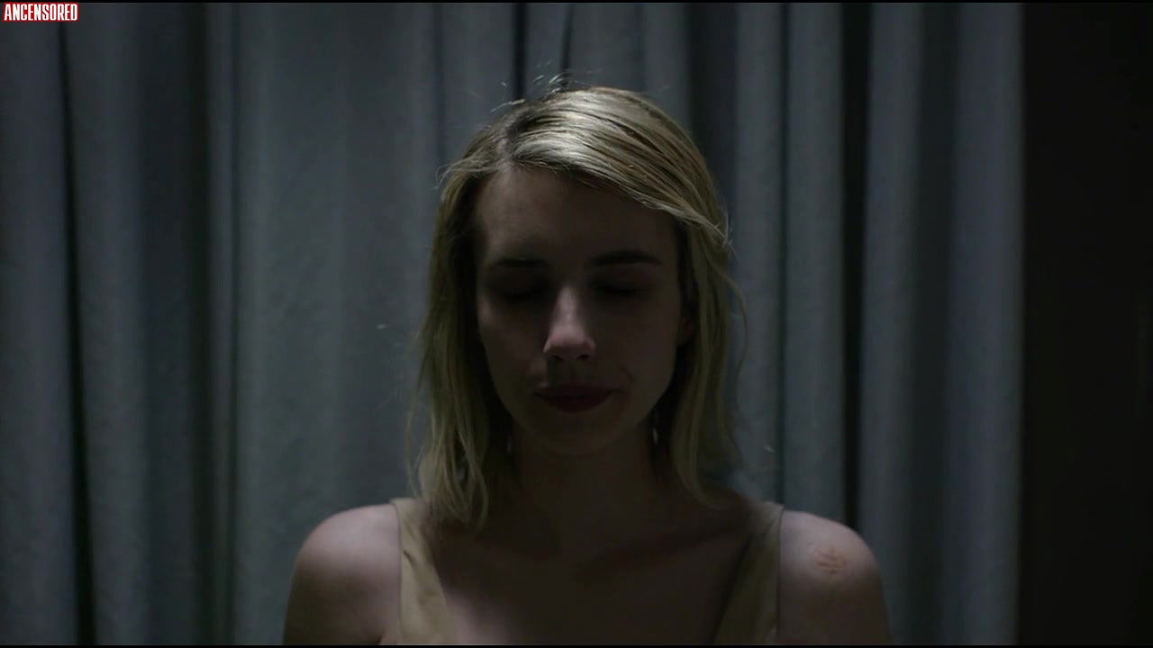 Emma Roberts – the black coats daughter