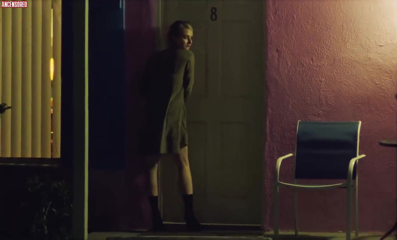 Emma Roberts – time of day