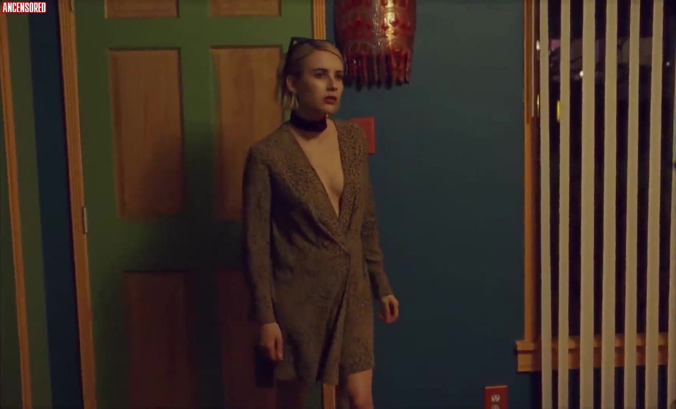 Emma Roberts – time of day