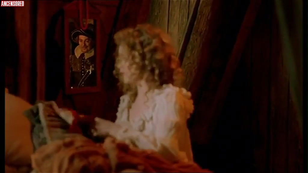 Emmanuelle B – Il Viaggio di Capitan Fracassa