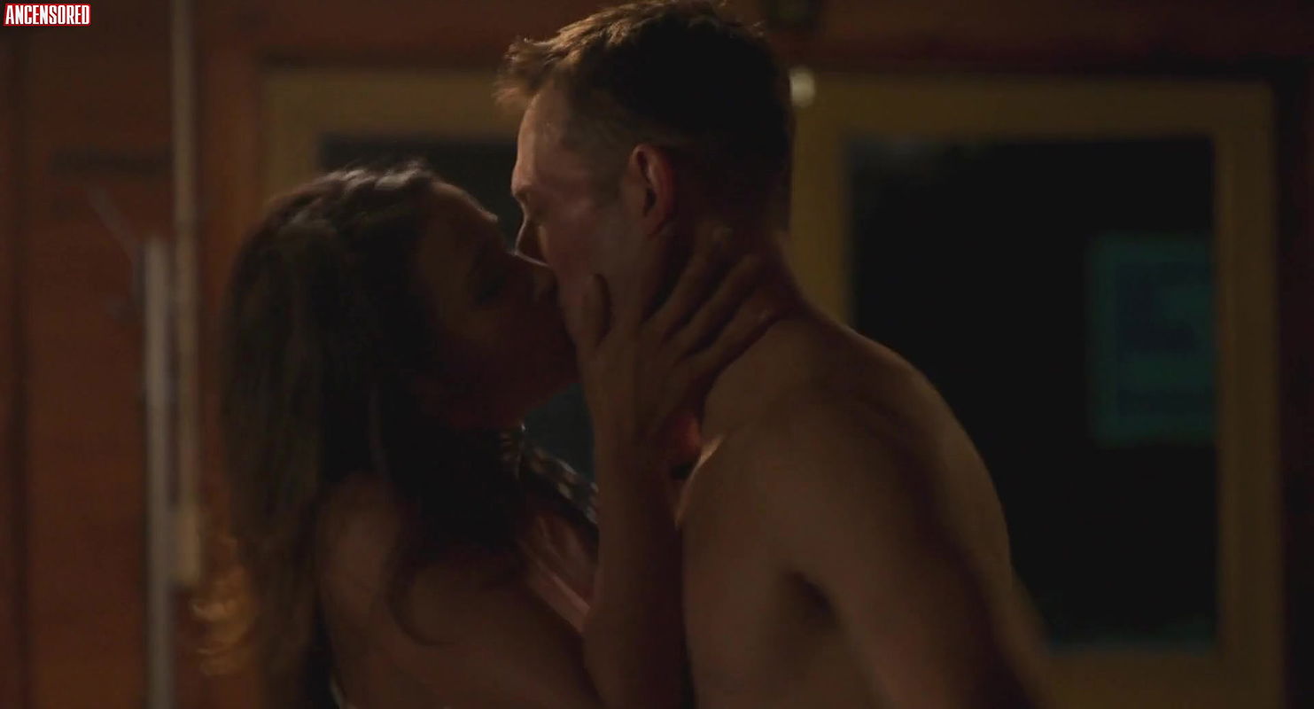 Emmanuelle Chriqui – super troopers 2