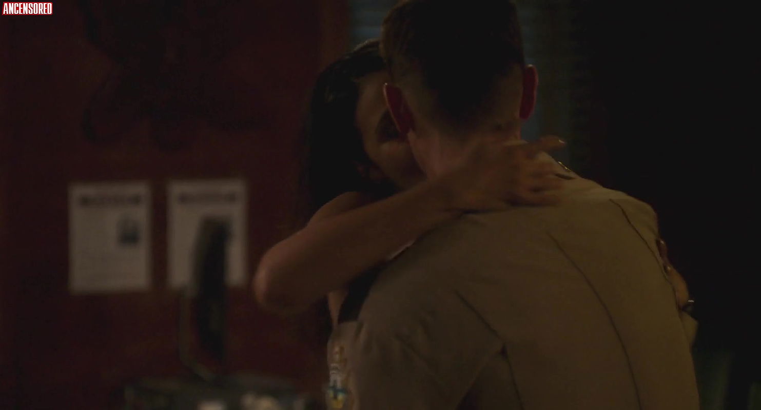 Emmanuelle Chriqui – super troopers 2