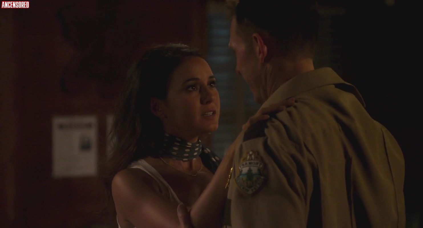 Emmanuelle Chriqui – super troopers 2