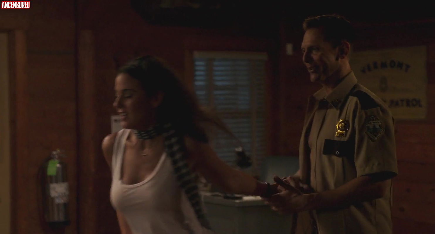 Emmanuelle Chriqui – super troopers 2