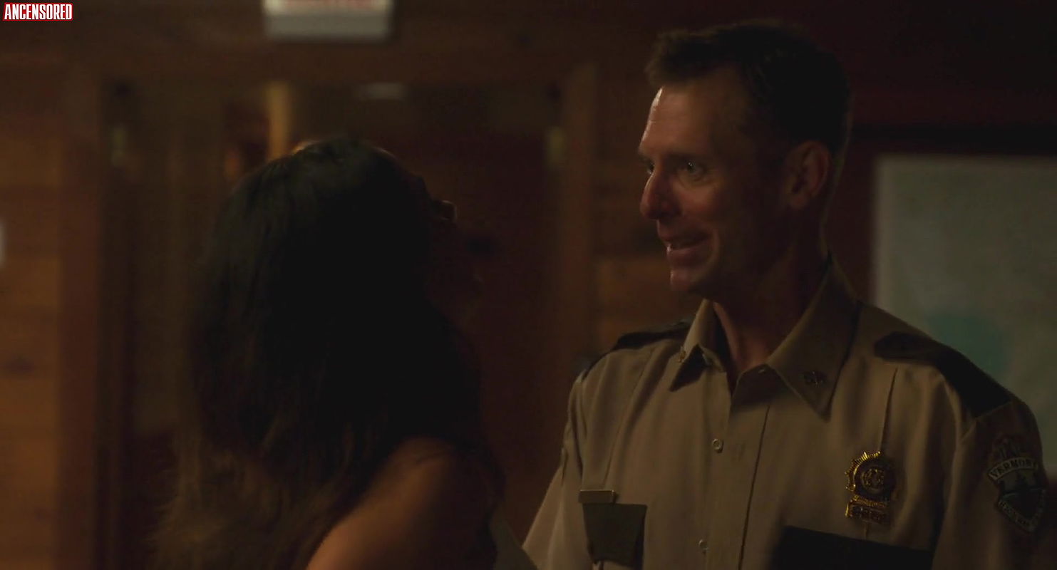 Emmanuelle Chriqui – super troopers 2