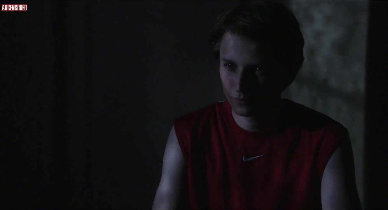 Emmanuelle Seigner – Dans la maison