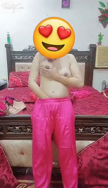Super horny paki salwar girl masturbating and moaning loud