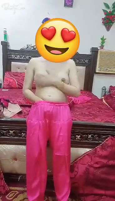 Super horny paki salwar girl masturbating and moaning loud