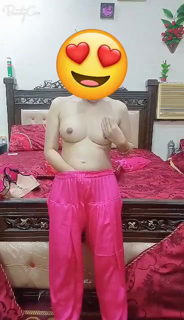 Super horny paki salwar girl masturbating and moaning loud