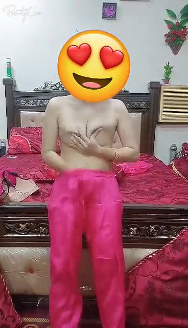 Super horny paki salwar girl masturbating and moaning loud