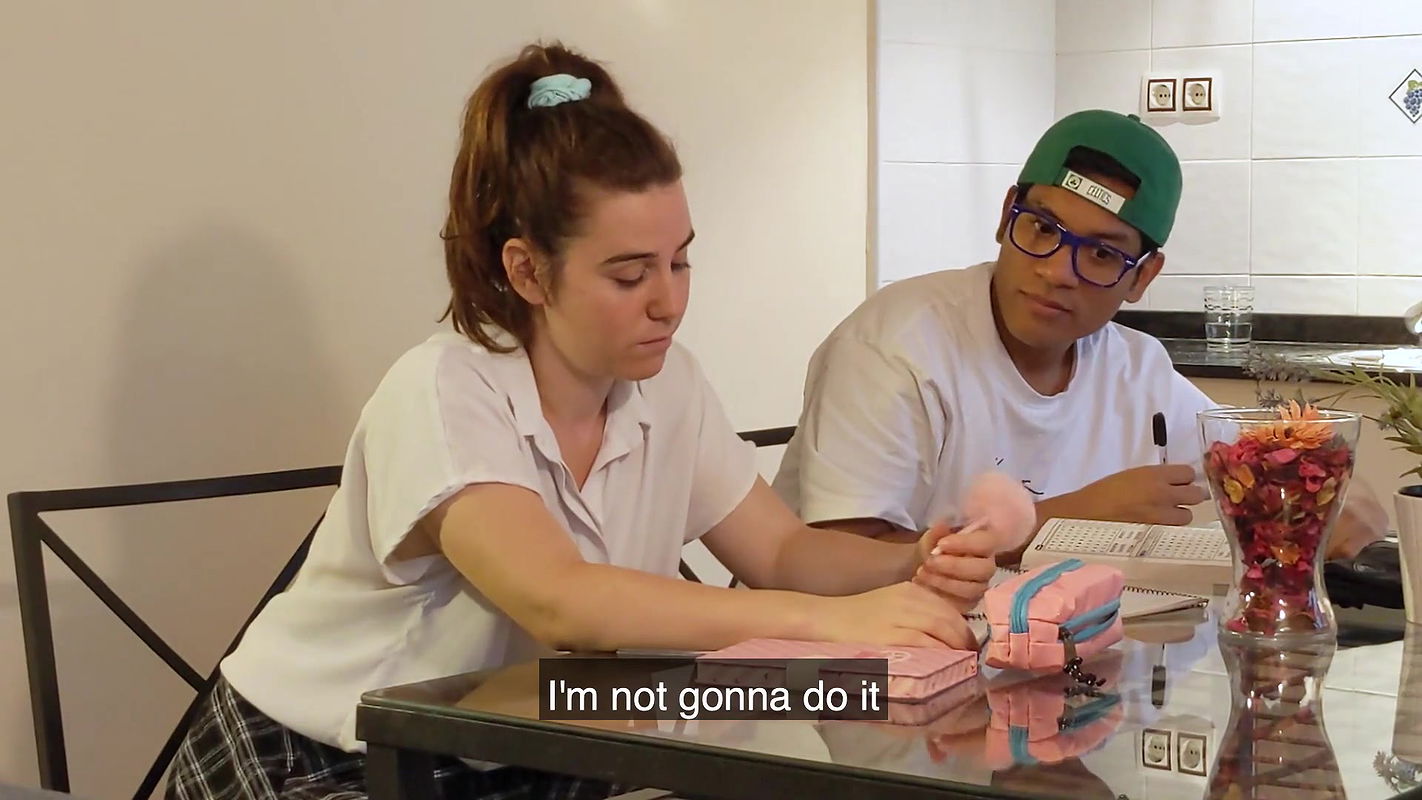 Teenager Teaches Her Classmate What Her Step Dad Taught Her