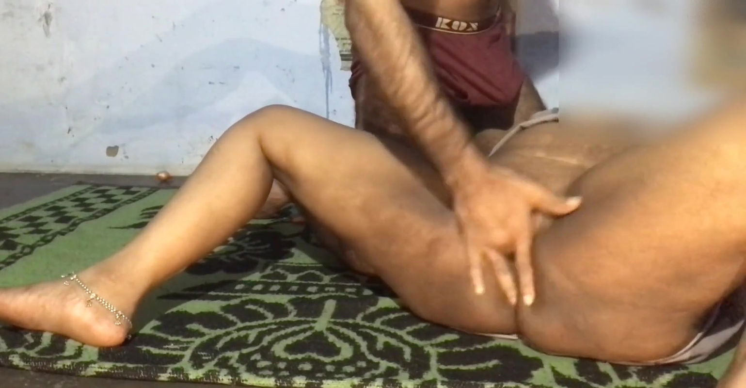 Aapni stepsister ko pel diya raat ko jab Ghar ma koi nahi tha