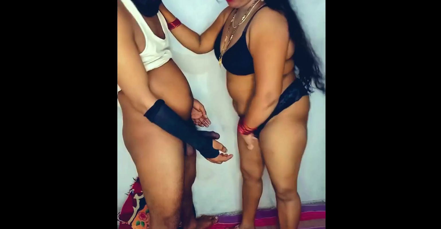 Dever ne mujhe khade khade hi choda