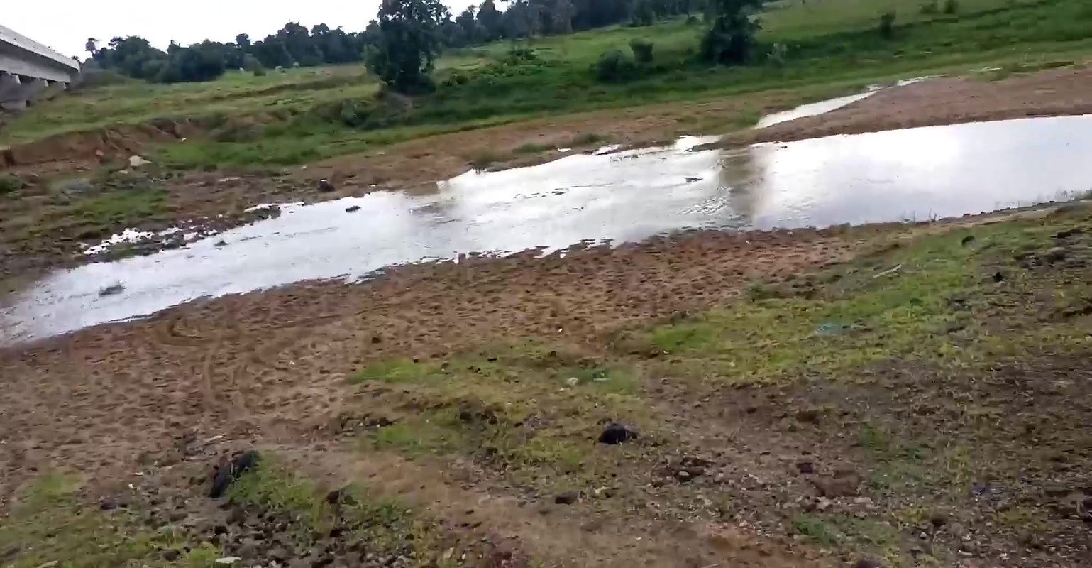 Cute deshi bhabhi river side saree Hindi sex