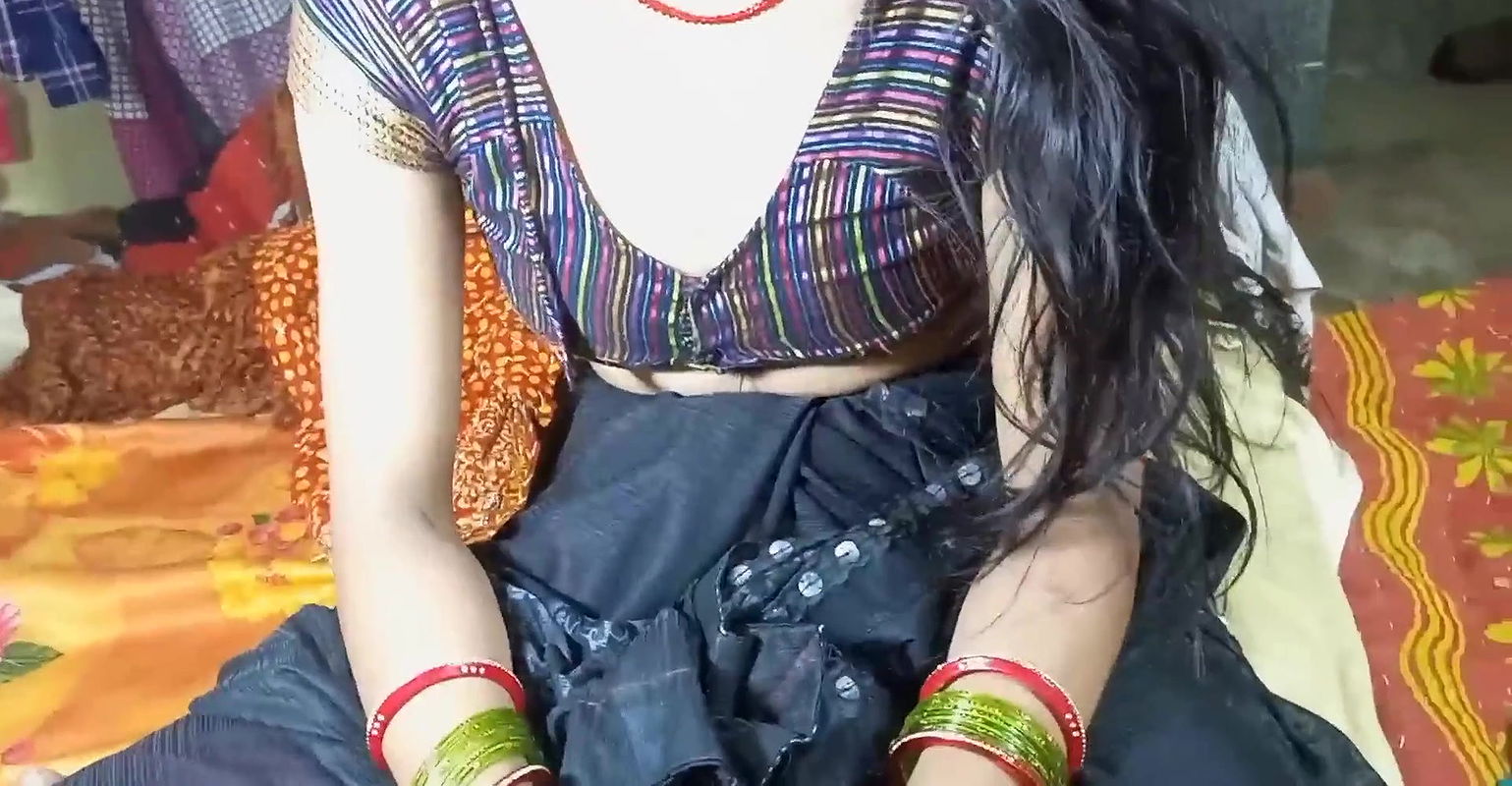 Cute deshi bhabhi river side saree Hindi sex