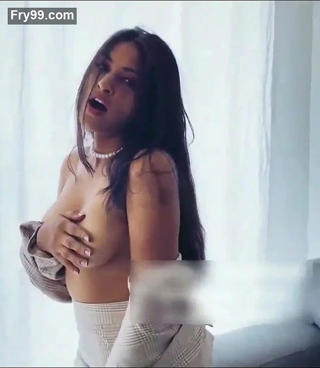 Desi big boobs model