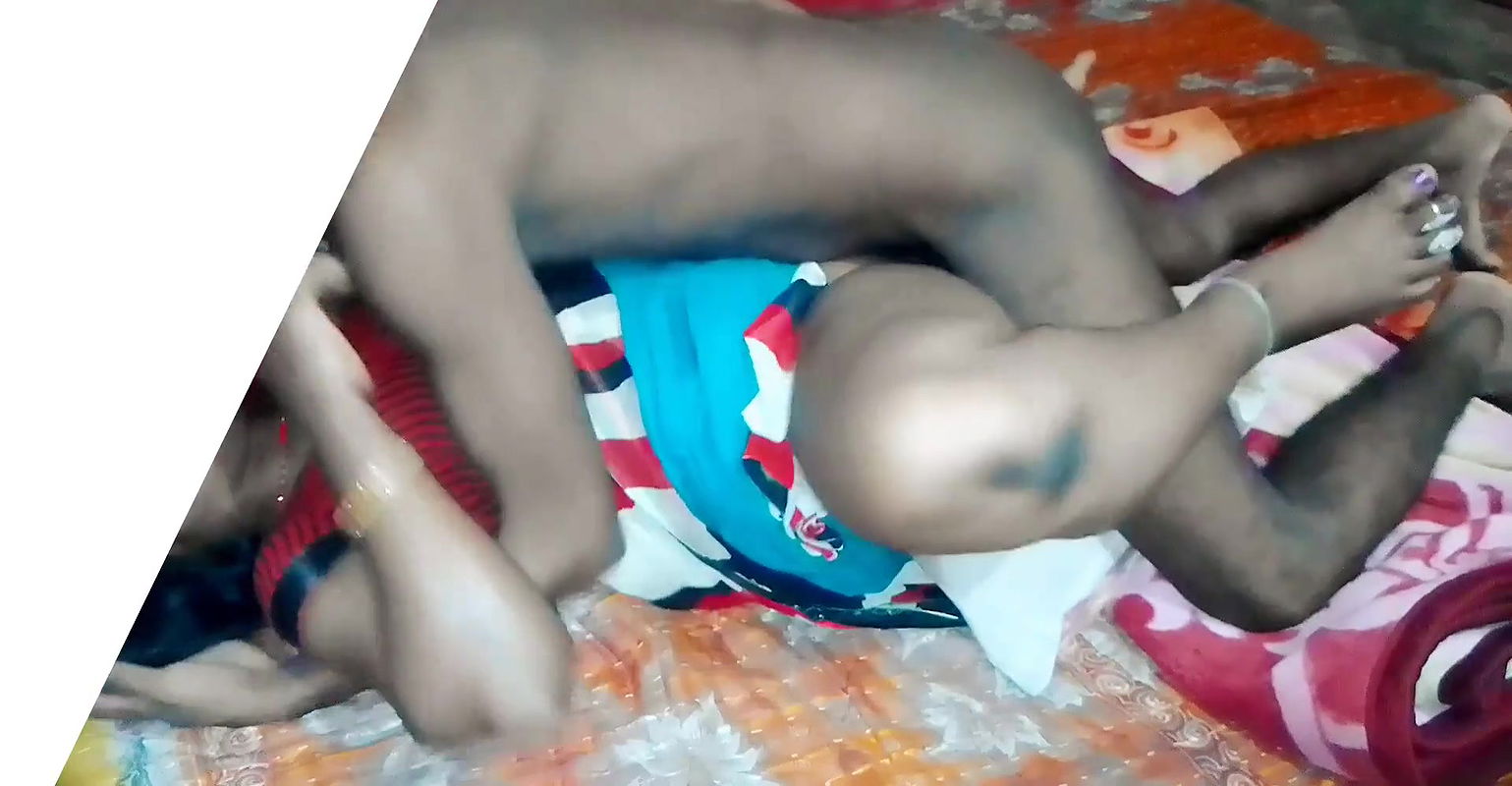 Bhabhi Ka Behan ko choda Rat Bar Jab gau Me Aya tha Aur Mujhe use Piyar ho gaya