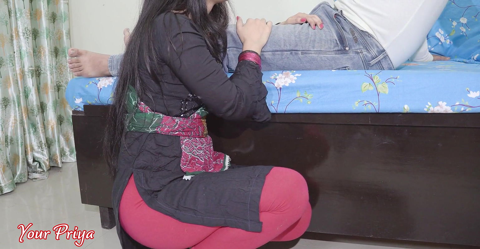 desi kaam wali ki maalik ne khoob chut marior priya ne susu kar diya malik par hi with Hindi audio