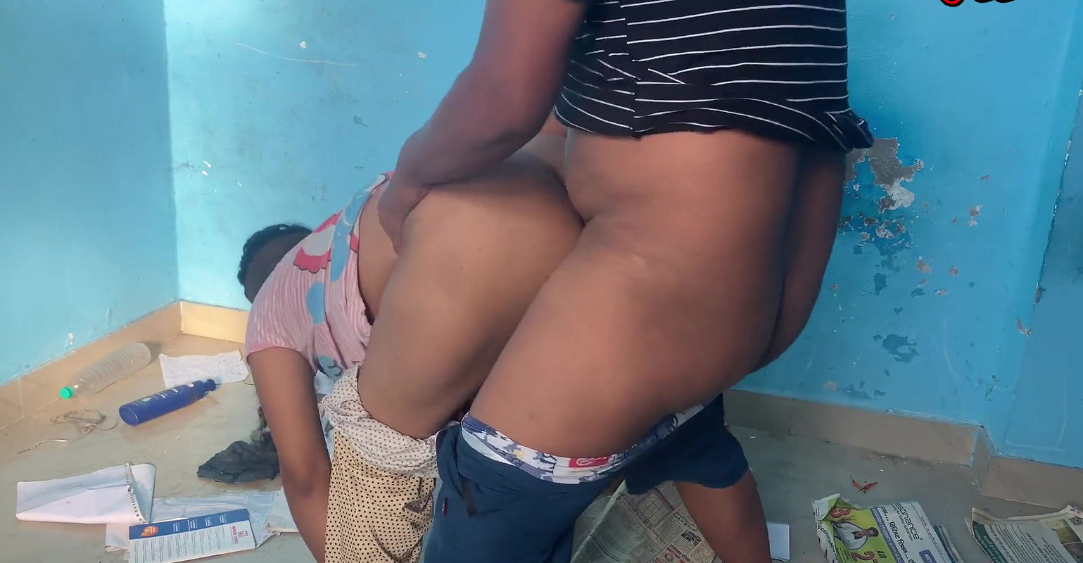 Girlfriend ko chupke se lejar ghodi banakar choda