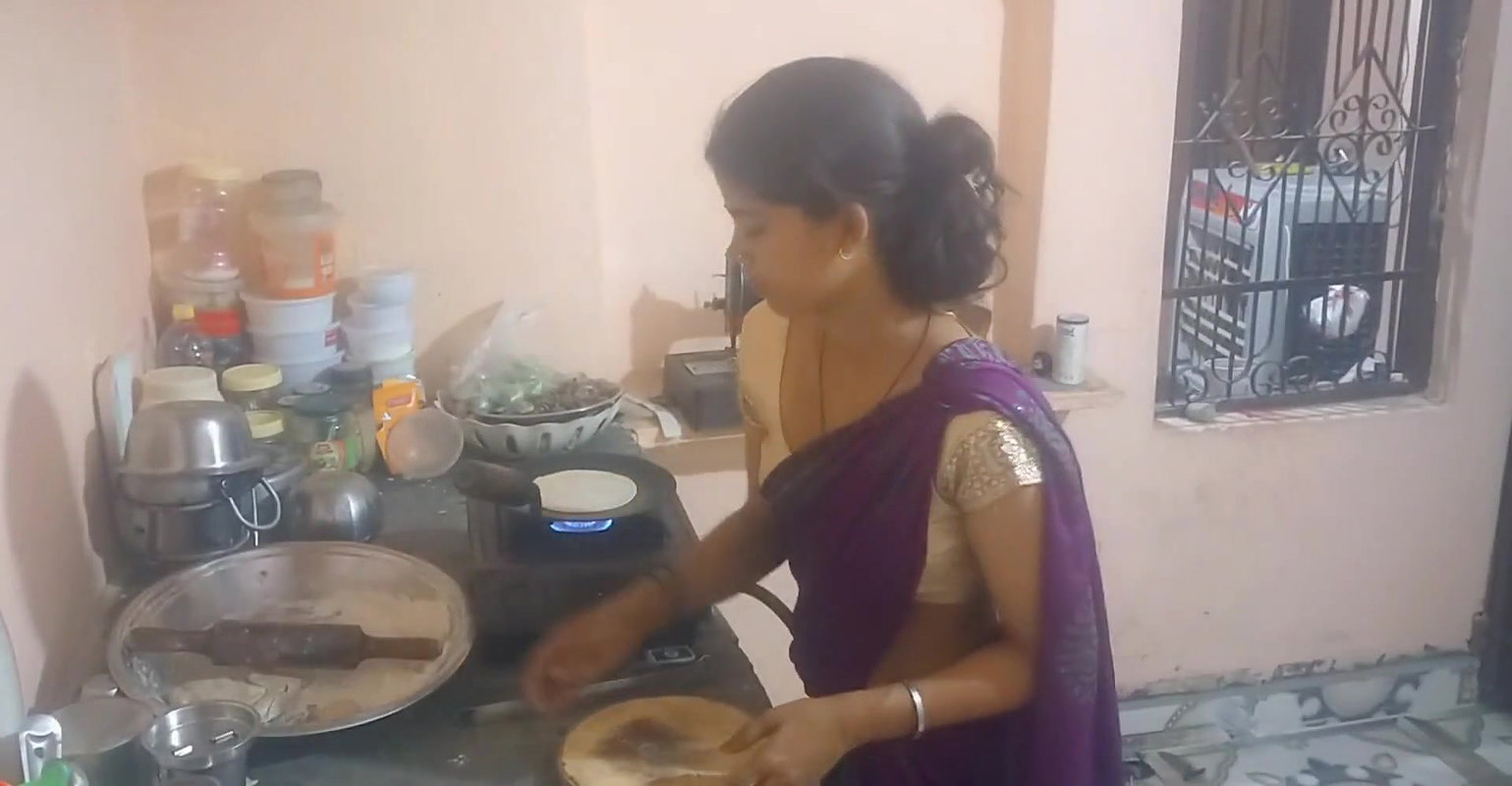 Indian bhabhi ji doing amazing cooking
