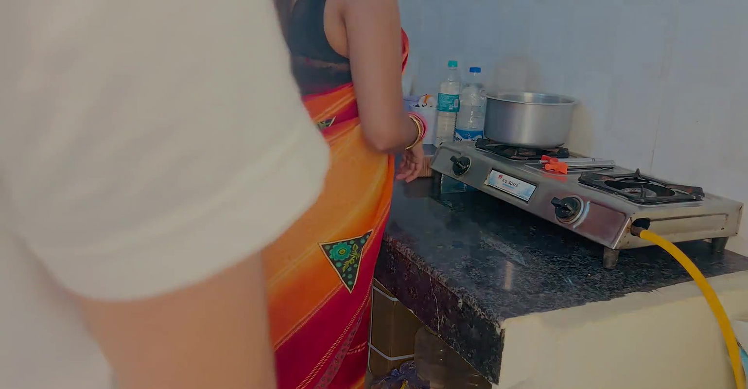 javaan bahu ko sasur ji ne ghar ki kitchen par akela paakar kiya sex daughter-in-law at home kitchen fucking after getting alone