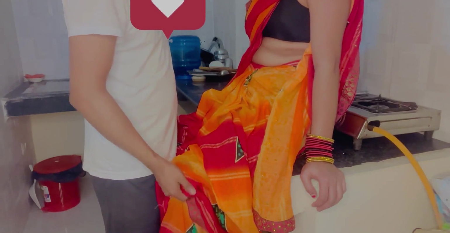 javaan bahu ko sasur ji ne ghar ki kitchen par akela paakar kiya sex daughter-in-law at home kitchen fucking after getting alone