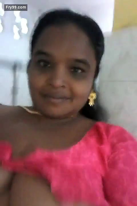 Mallu Bhabhi Shows Her Boobs and Pussy