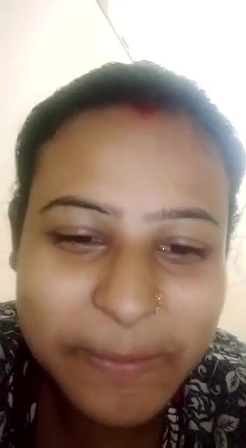 Boudi Showing Her Bigboobs And Pussy