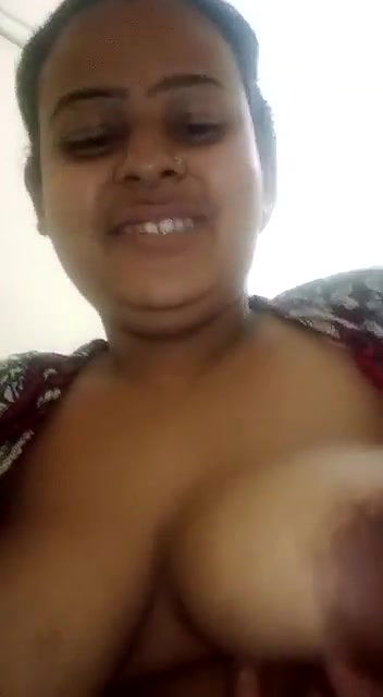 Boudi Showing Her Bigboobs And Pussy
